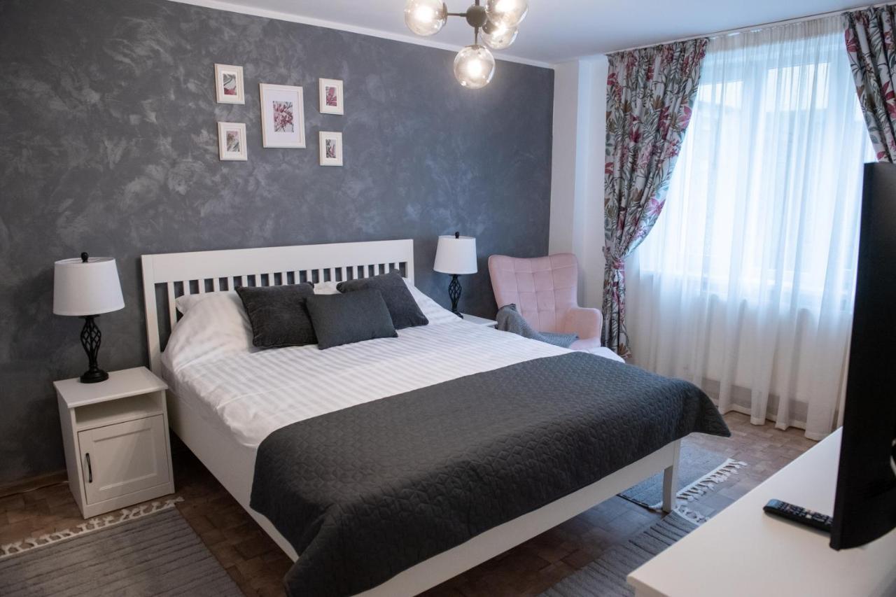 Apartamento Urban Oasis Piatra Neamţ Exterior foto