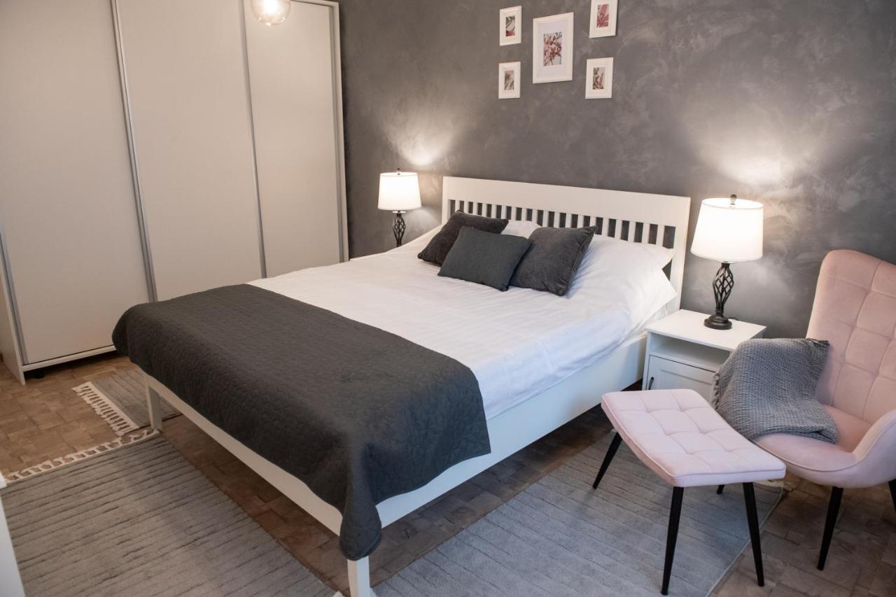 Apartamento Urban Oasis Piatra Neamţ Exterior foto