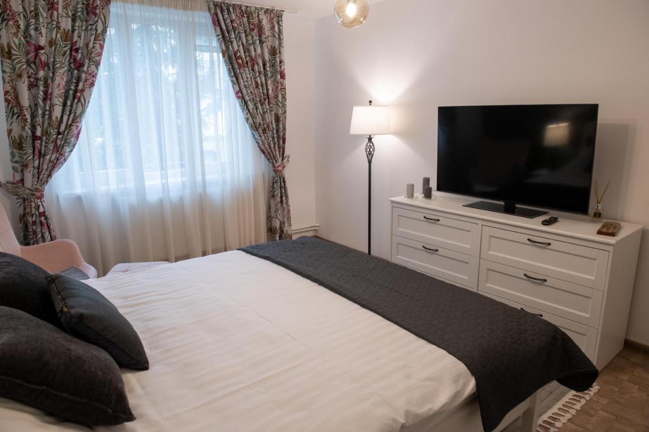 Apartamento Urban Oasis Piatra Neamţ Exterior foto