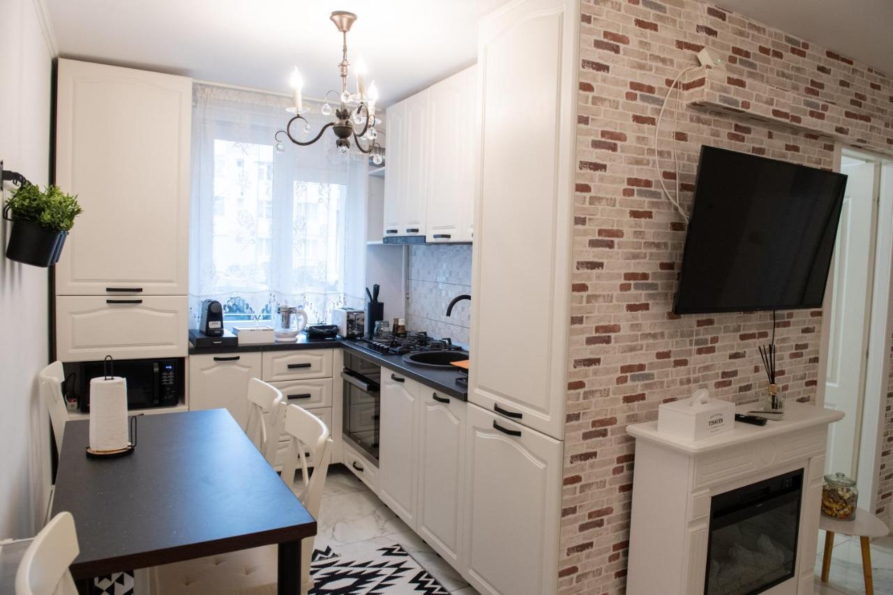 Apartamento Urban Oasis Piatra Neamţ Exterior foto