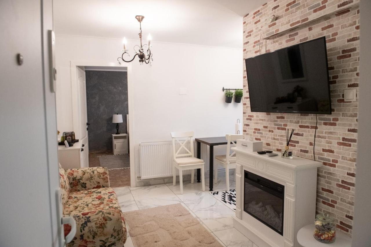 Apartamento Urban Oasis Piatra Neamţ Exterior foto